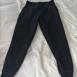 Size 4 black lululemon joggers